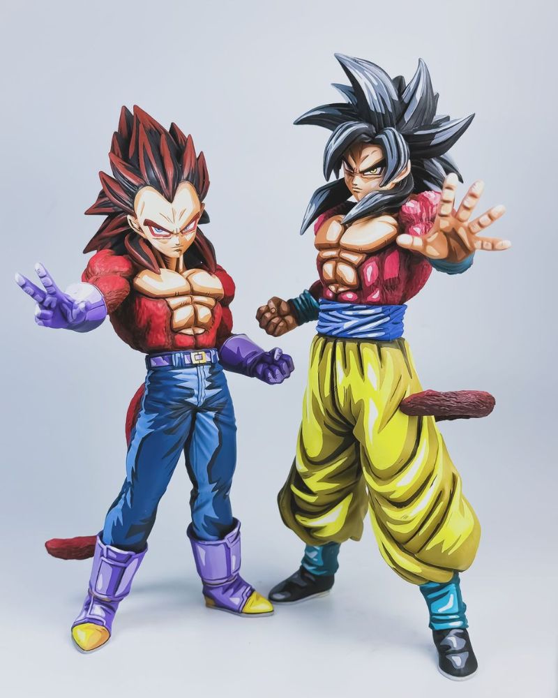 10.6 In  Dragon Ball Z SSJ4 Bundle Figure Repaint